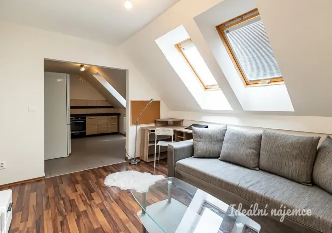 Pronájem bytu 2+kk, Nupaky, U Valu, 50 m2