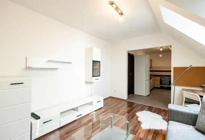 Pronájem bytu 2+kk, Nupaky, U Valu, 50 m2
