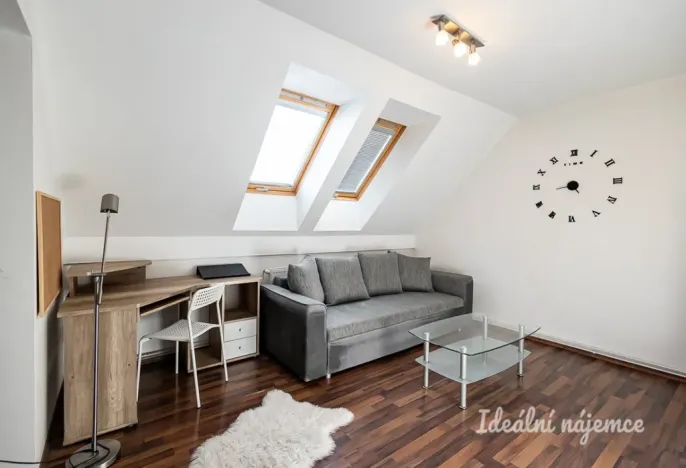 Pronájem bytu 2+kk, Nupaky, U Valu, 50 m2