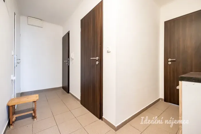 Pronájem bytu 2+kk, Nupaky, U Valu, 50 m2