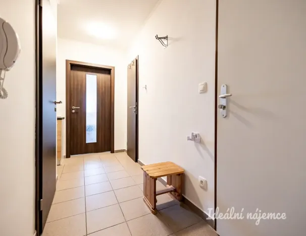 Pronájem bytu 2+kk, Nupaky, U Valu, 50 m2