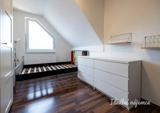 Pronájem bytu 2+kk, Nupaky, U Valu, 50 m2