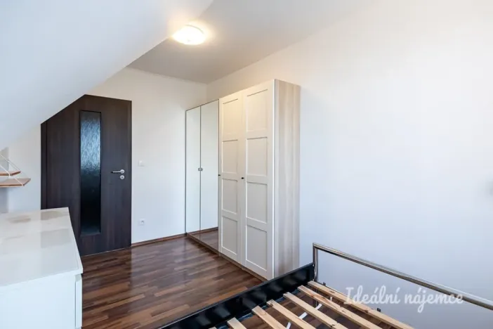 Pronájem bytu 2+kk, Nupaky, U Valu, 50 m2