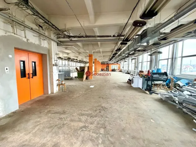 Pronájem výrobních prostor, Pelhřimov, Křemešnická, 1000 m2