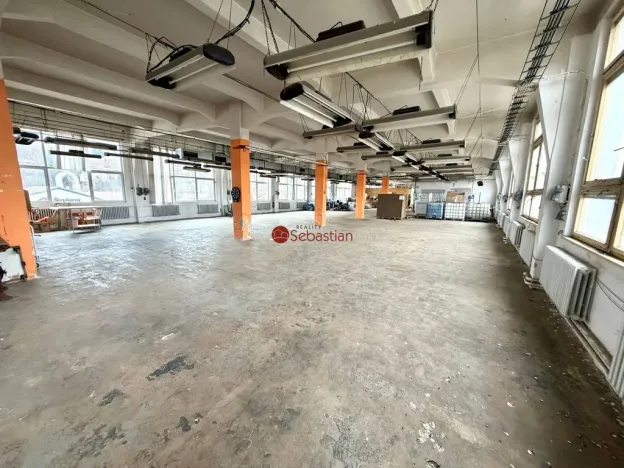 Pronájem výrobních prostor, Pelhřimov, Křemešnická, 1000 m2