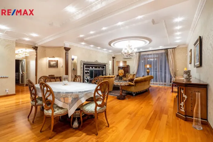 Prodej bytu 5+1, Karlovy Vary, U Imperiálu, 253 m2