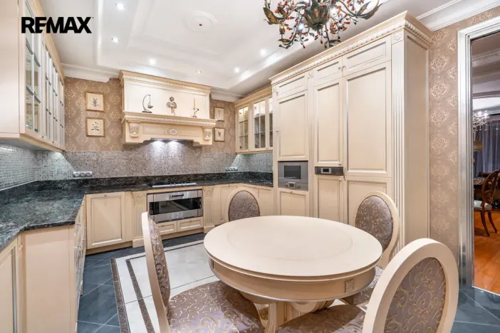 Prodej bytu 5+1, Karlovy Vary, U Imperiálu, 253 m2