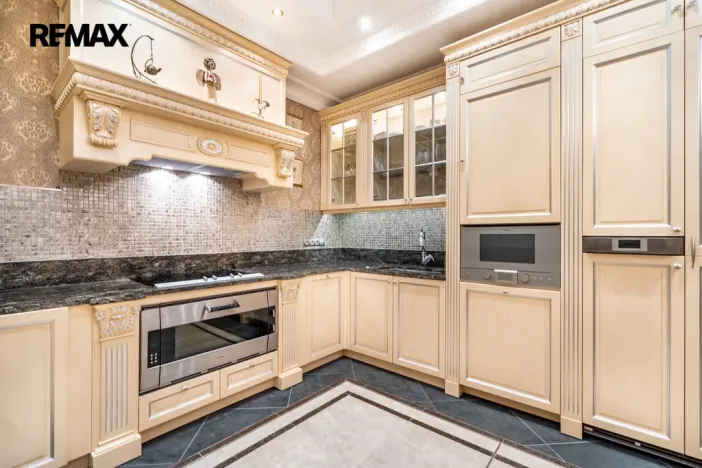 Prodej bytu 5+1, Karlovy Vary, U Imperiálu, 253 m2