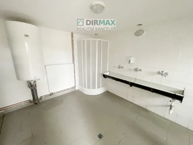 Prodej výrobních prostor, Klatovy - Luby, 3000 m2