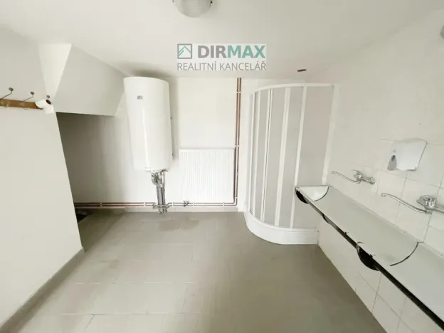 Prodej výrobních prostor, Klatovy - Luby, 3000 m2