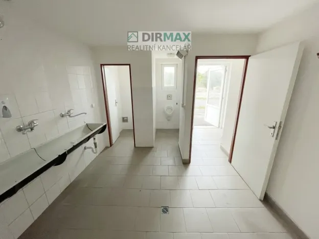 Prodej výrobních prostor, Klatovy - Luby, 3000 m2