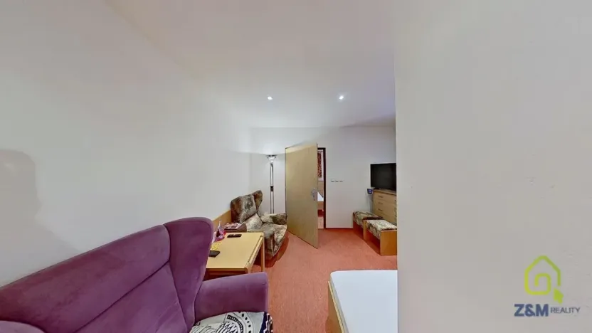 Prodej kanceláře, Karlovy Vary, Okružní, 556 m2