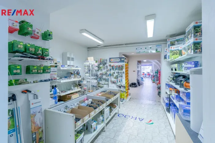 Pronájem obchodního prostoru, Hradec Králové - Kukleny, Pražská třída, 196 m2