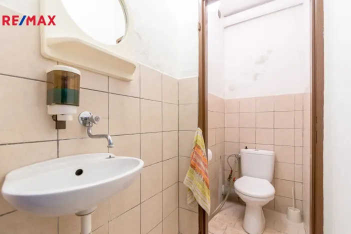 Pronájem obchodního prostoru, Hradec Králové - Kukleny, Pražská třída, 196 m2