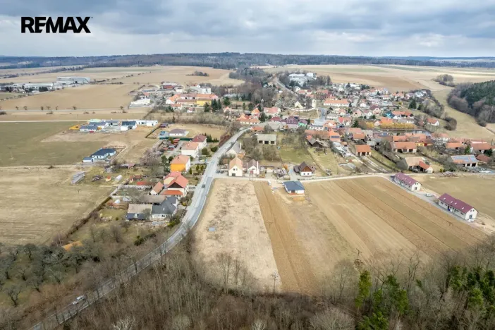 Prodej pozemku pro bydlení, Jinošov, 3987 m2