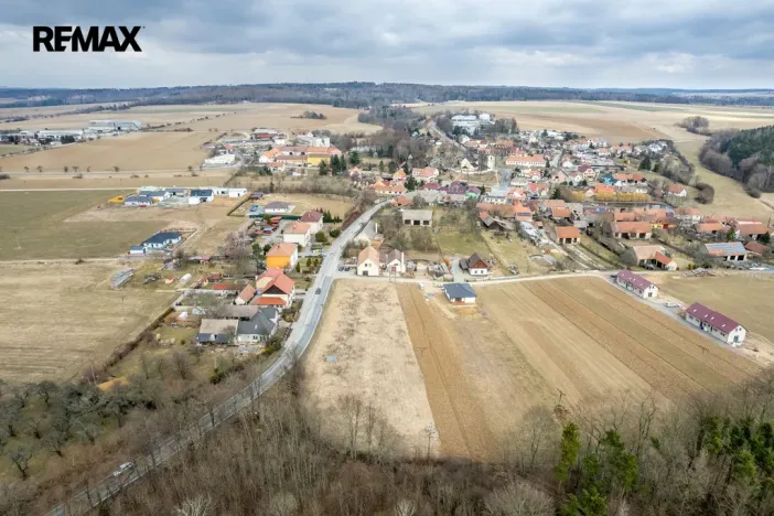Prodej pozemku pro bydlení, Jinošov, 3987 m2