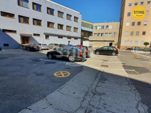 Pronájem garážového stání, Opava - Město, 12 m2