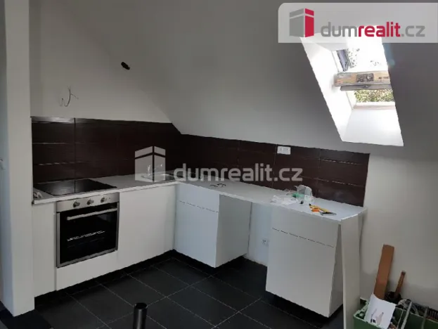 Pronájem bytu 1+kk, Praha - Hostavice, Pilská, 15 m2