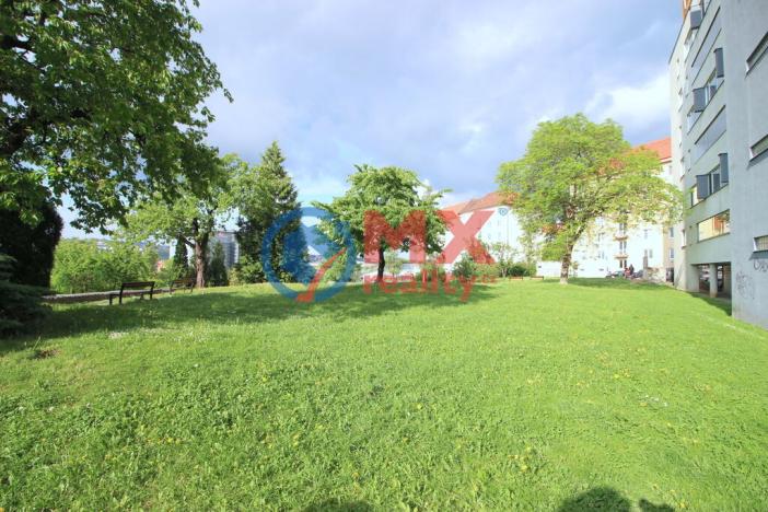 Pronájem bytu 1+kk, Praha - Vysočany, Skloněná, 51 m2