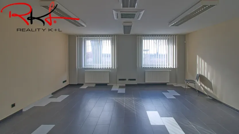 Pronájem kanceláře, Martiněves, 32 m2