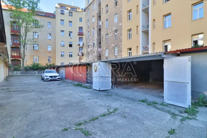 Prodej garáže, Praha - Žižkov, Čajkovského, 16 m2