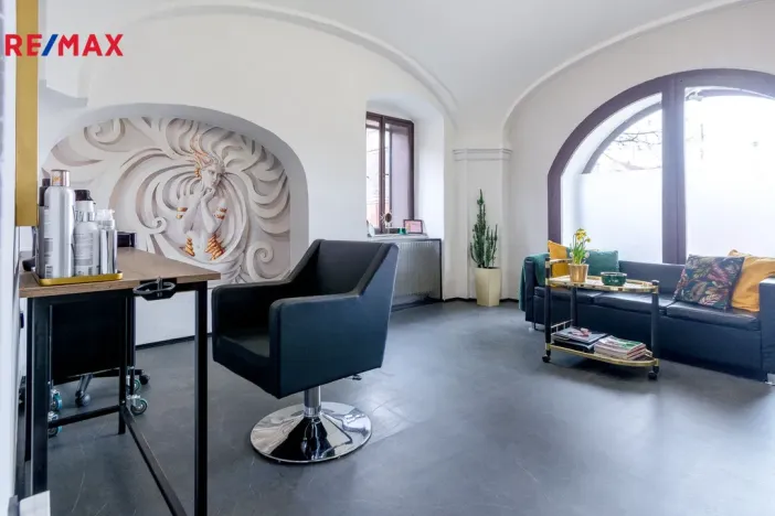 Prodej činžovního domu, Dašice, náměstí T. G. Masaryka, 450 m2