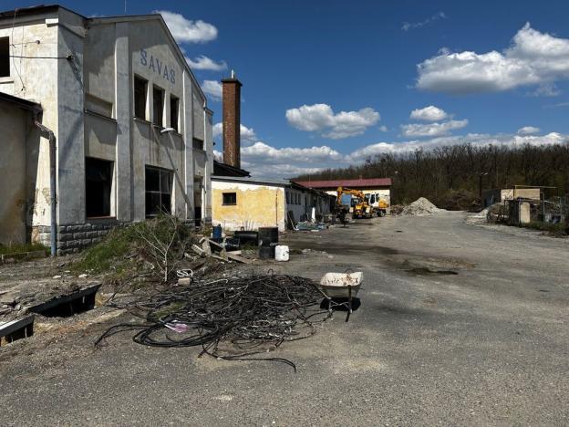 Prodej výrobních prostor, Rožďalovice, 42547 m2