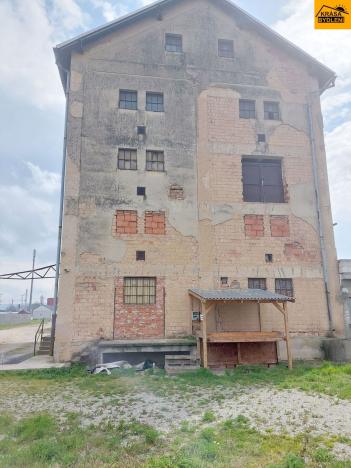 Prodej skladu, Uničov, 2771 m2