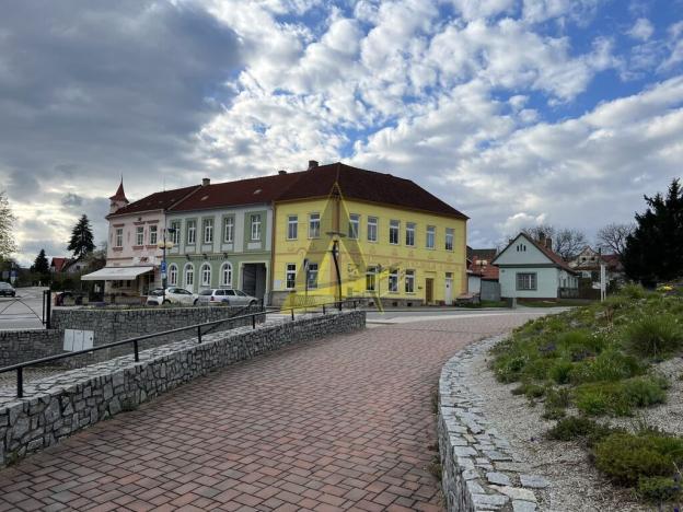 Prodej rodinného domu, Ševětín, náměstí Šimona Lomnického, 250 m2