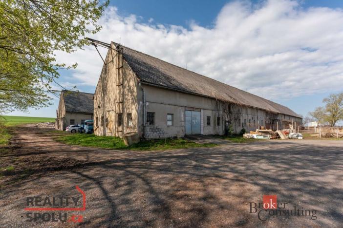 Prodej zemědělského objektu, Kněžice, 1850 m2