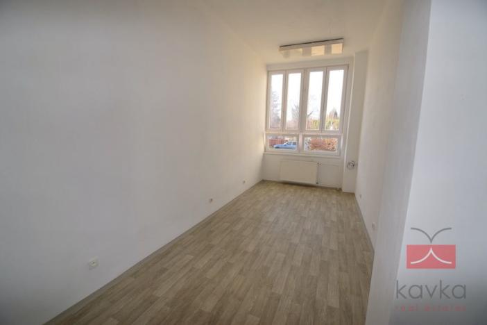 Pronájem výrobních prostor, Pelhřimov, Pražská, 665 m2