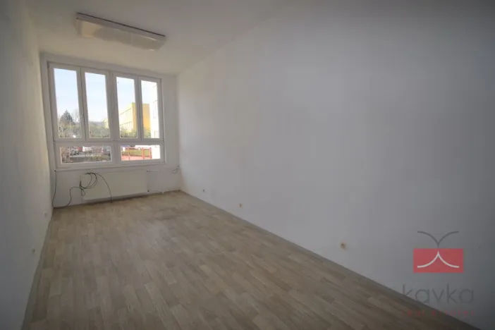 Pronájem výrobních prostor, Pelhřimov, Pražská, 665 m2