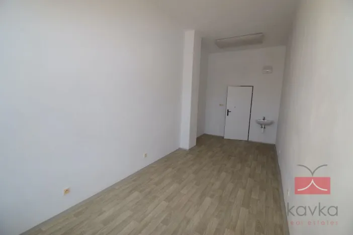 Pronájem výrobních prostor, Pelhřimov, Pražská, 665 m2