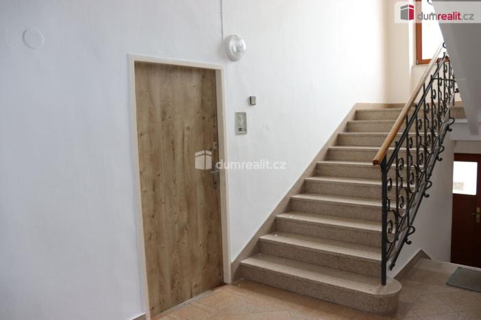 Pronájem obchodního prostoru, Břeclav, náměstí T. G. Masaryka, 43 m2