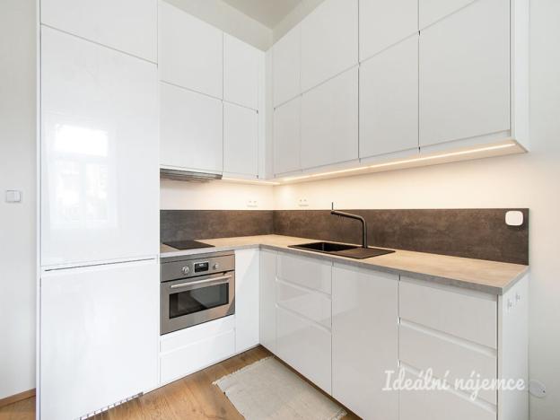 Pronájem bytu 2+kk, Praha - Smíchov, Strakonická, 44 m2