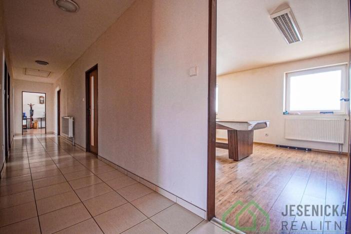 Prodej výrobních prostor, Javorník, Nádražní, 3580 m2