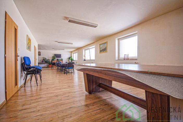 Prodej výrobních prostor, Javorník, Nádražní, 3580 m2