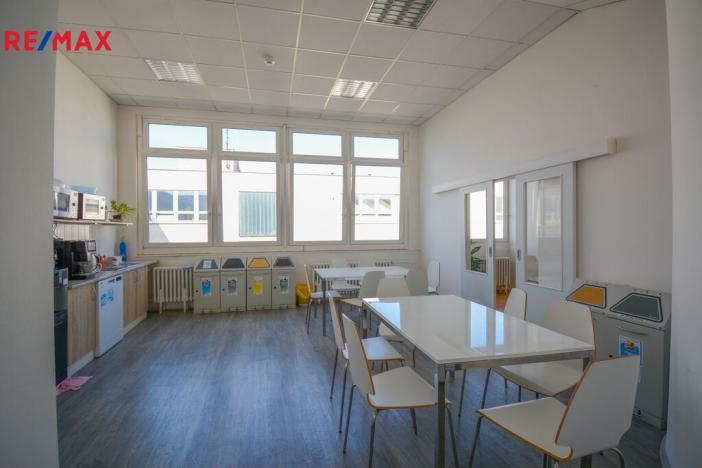 Pronájem kanceláře, Pardubice - Zelené Předměstí, Masarykovo náměstí, 321 m2