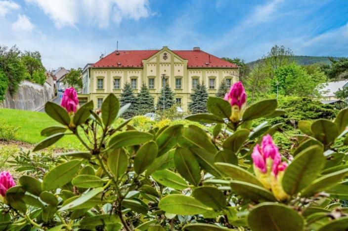 Prodej komerční nemovitosti, Klášterec nad Ohří, Chomutovská, 1350 m2