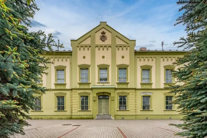 Prodej komerční nemovitosti, Klášterec nad Ohří, Chomutovská, 1350 m2