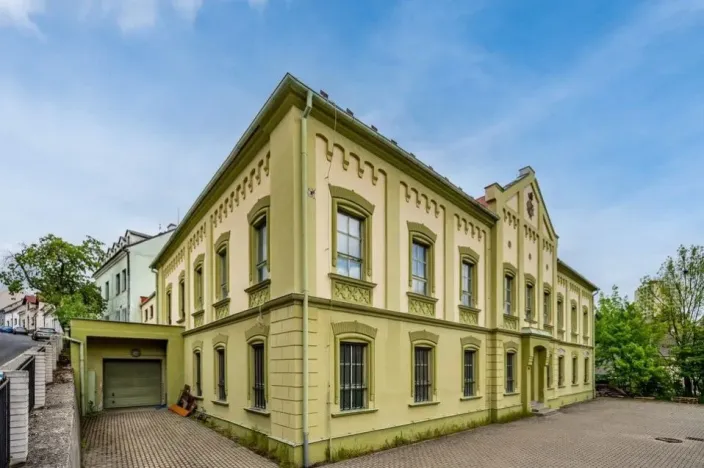 Prodej komerční nemovitosti, Klášterec nad Ohří, Chomutovská, 1350 m2