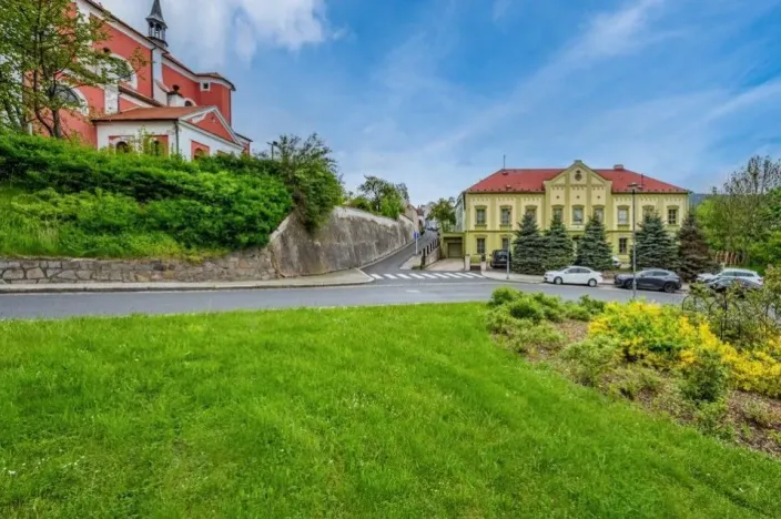 Prodej komerční nemovitosti, Klášterec nad Ohří, Chomutovská, 1350 m2