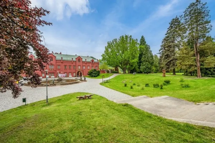 Prodej komerční nemovitosti, Klášterec nad Ohří, Chomutovská, 1350 m2