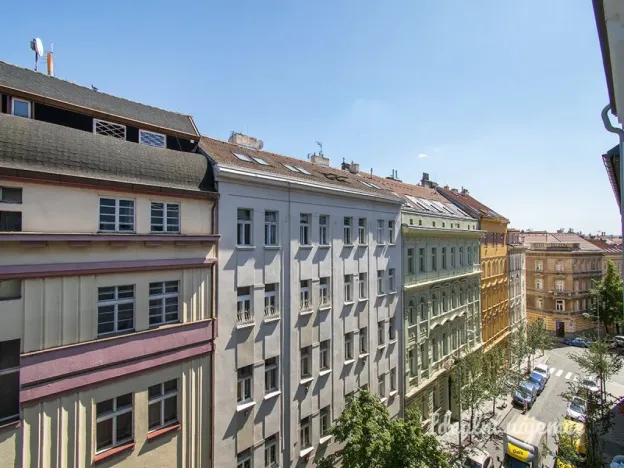 Pronájem bytu 1+kk, Praha - Vinohrady, Záhřebská, 28 m2