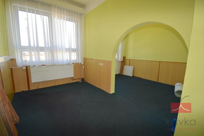 Pronájem komerční nemovitosti, Jindřichův Hradec - Otín, 1850 m2