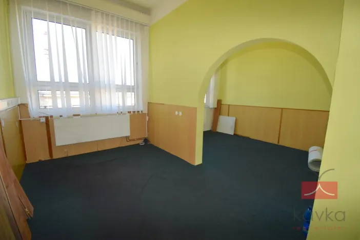 Pronájem komerční nemovitosti, Jindřichův Hradec - Otín, 1850 m2