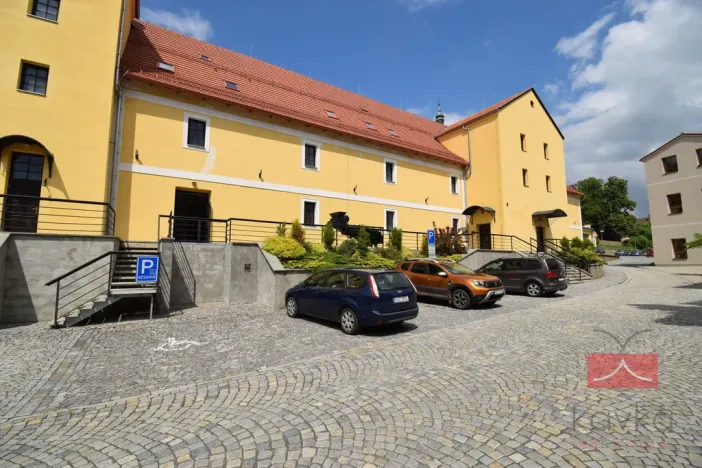 Pronájem komerční nemovitosti, Pacov, nám. Svobody, 442 m2