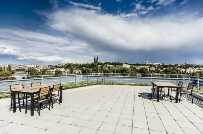 Pronájem kanceláře, Praha - Hlubočepy, Nádražní, 239 m2