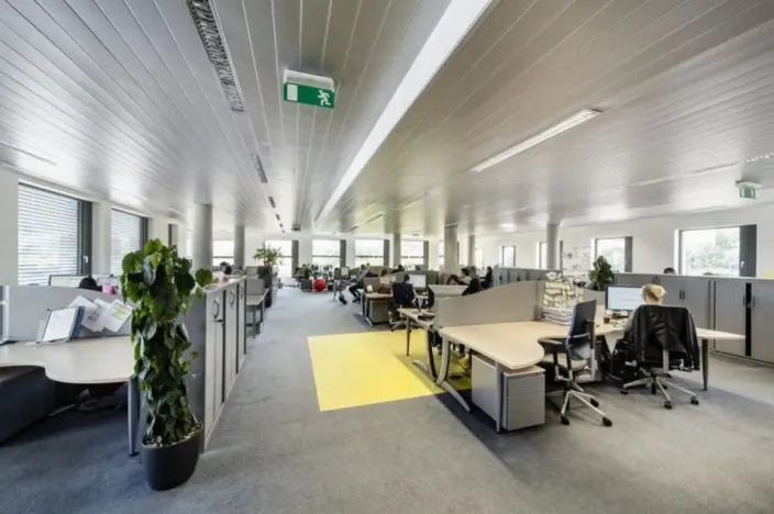 Pronájem kanceláře, Praha - Hlubočepy, Nádražní, 239 m2