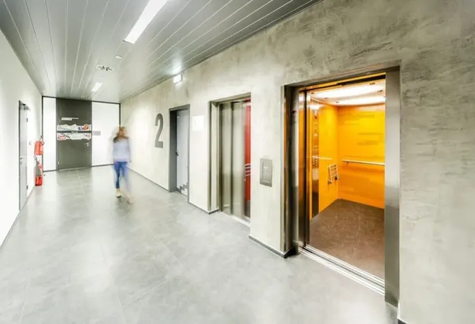 Pronájem kanceláře, Praha - Hlubočepy, Nádražní, 239 m2